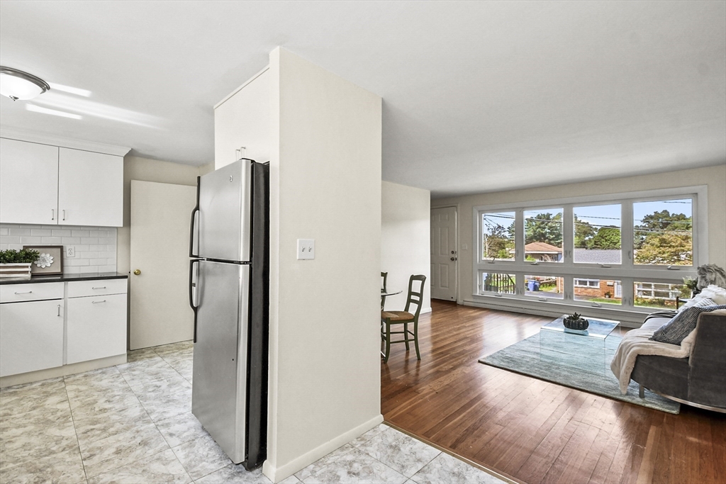 79 Ravenswood Road Waltham, MA 02453 - Photo 6 of 35 Gallery Image 6