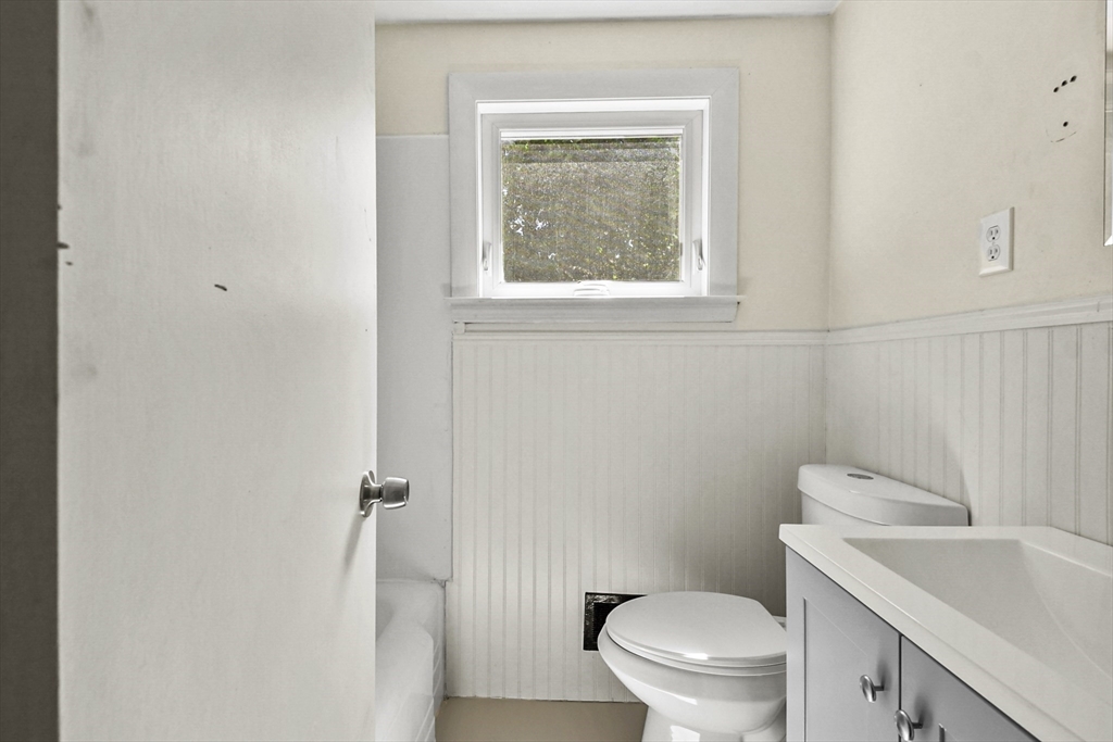 79 Ravenswood Road Waltham, MA 02453 - Photo 10 of 35 Gallery Image 10