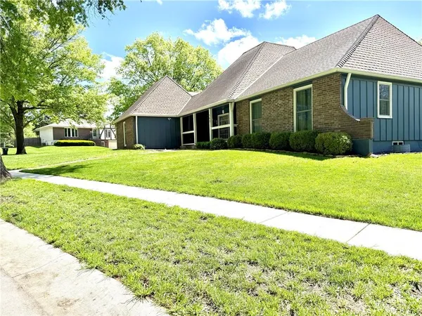 $439,900 | 563 East 129 Terrace, Kansas City, MO 64145