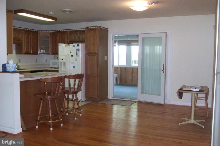 914 Edgewood Road Edgewater, MD 21037 - Photo 11 of 18 Dining Area