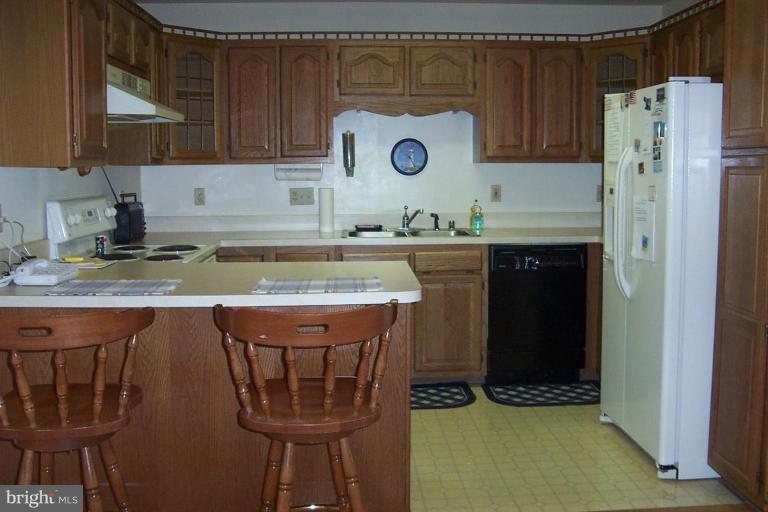 914 Edgewood Road Edgewater, MD 21037 - Photo 12 of 18 Kitchen