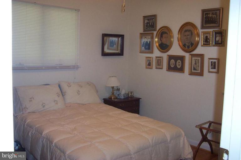 914 Edgewood Road Edgewater, MD 21037 - Photo 17 of 18 Bedroom #2