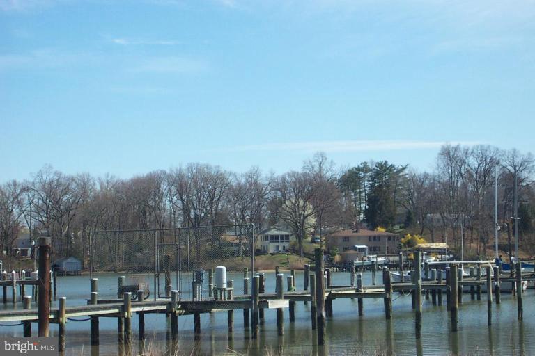 914 Edgewood Road Edgewater, MD 21037 - Photo 4 of 18 Community Amenities 2