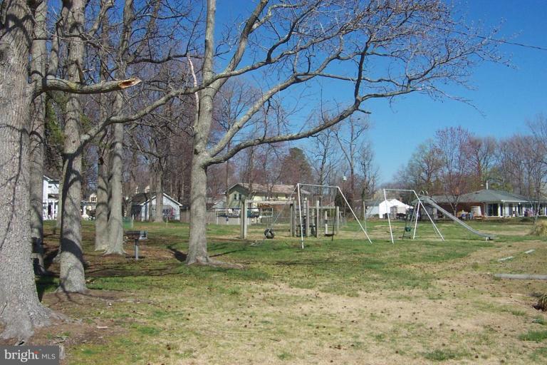 914 Edgewood Road Edgewater, MD 21037 - Photo 6 of 18 Community Amenities 4