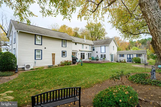 a view of a yard in front of a house