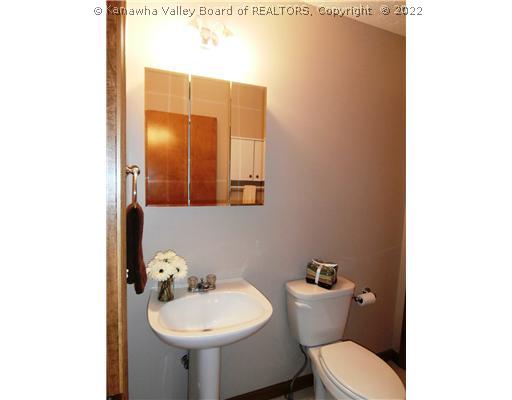 126 Middle Coach Road Hurricane, WV 25526 - Photo 13 of 16 Main Level Bathroom.