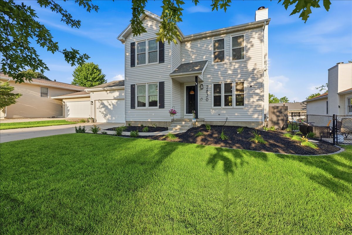 2830 Rocksbury Drive Bloomington, IL 61705 - Photo 2 of 37