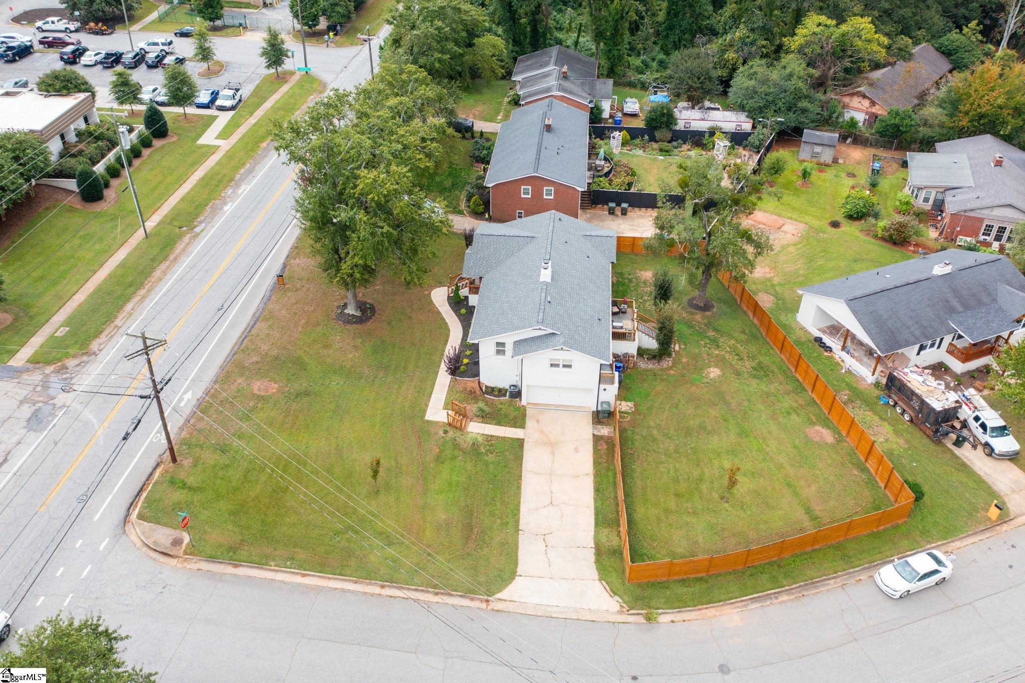 204 Greenacre Road Greenville, SC 29607 - Photo 28 of 45