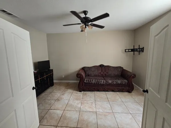 $635,000 | 1683 Iris Lane, Los Banos, CA 93635