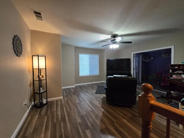 $635,000 | 1683 Iris Lane, Los Banos, CA 93635