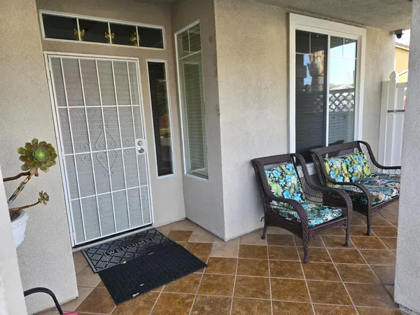 $635,000 | 1683 Iris Lane, Los Banos, CA 93635