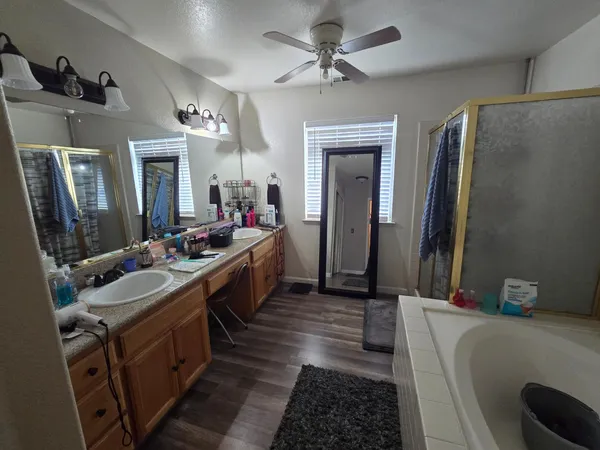 $635,000 | 1683 Iris Lane, Los Banos, CA 93635