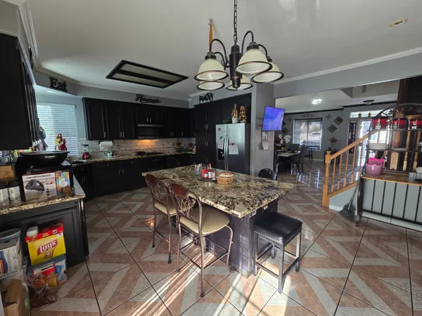 $635,000 | 1683 Iris Lane, Los Banos, CA 93635