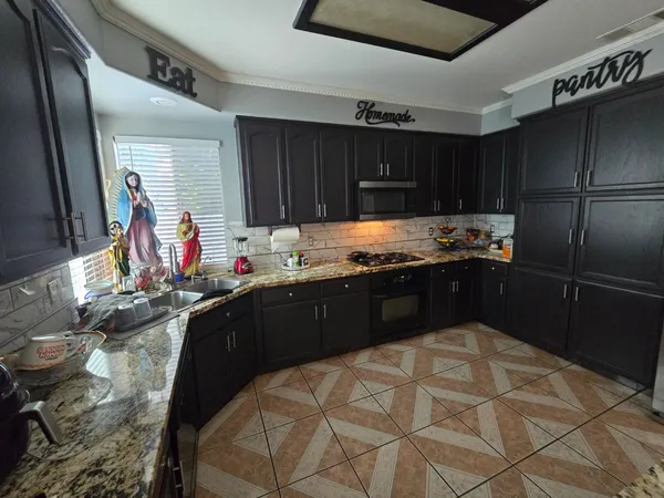 $635,000 | 1683 Iris Lane, Los Banos, CA 93635