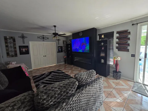 $635,000 | 1683 Iris Lane, Los Banos, CA 93635