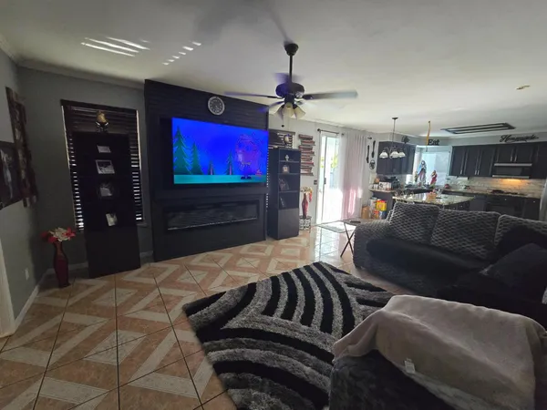 $635,000 | 1683 Iris Lane, Los Banos, CA 93635