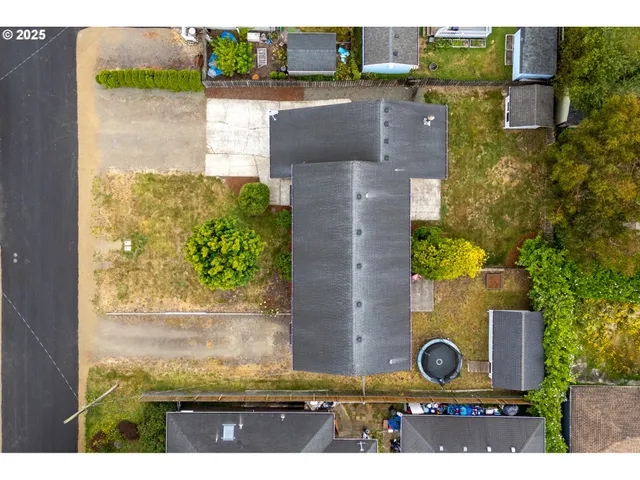 $549,000 | 1009-1011 Grove Avenue, Unit 100911, Tillamook, OR 97141