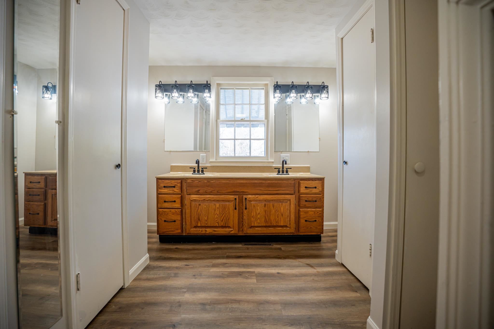 1070 North 8th Street Rochelle, IL 61068 - Photo 49 of 66 a view of utility room with washer and dryer