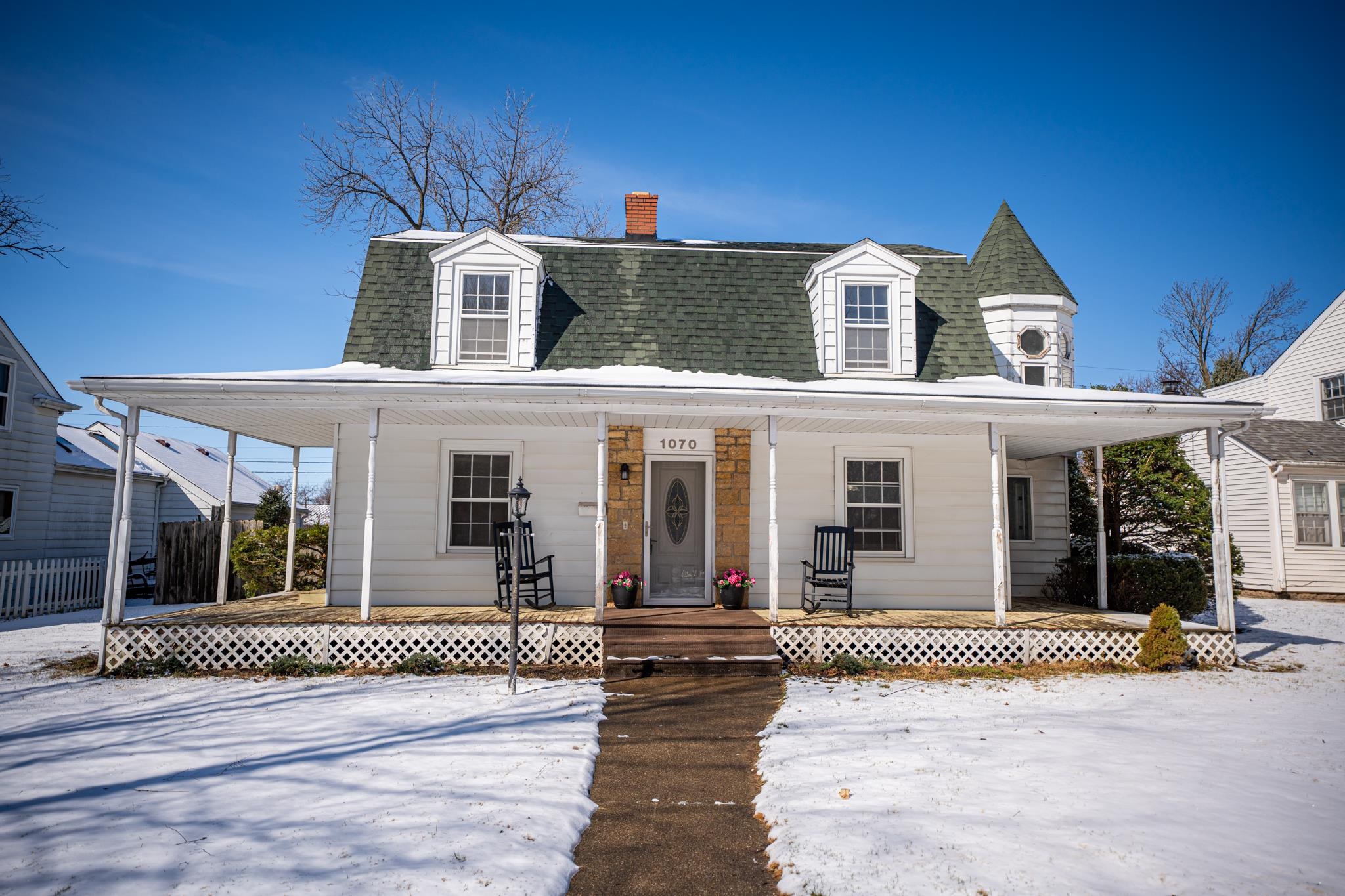 1070 North 8th Street Rochelle, IL 61068 - Photo 6 of 66 a view of a white house