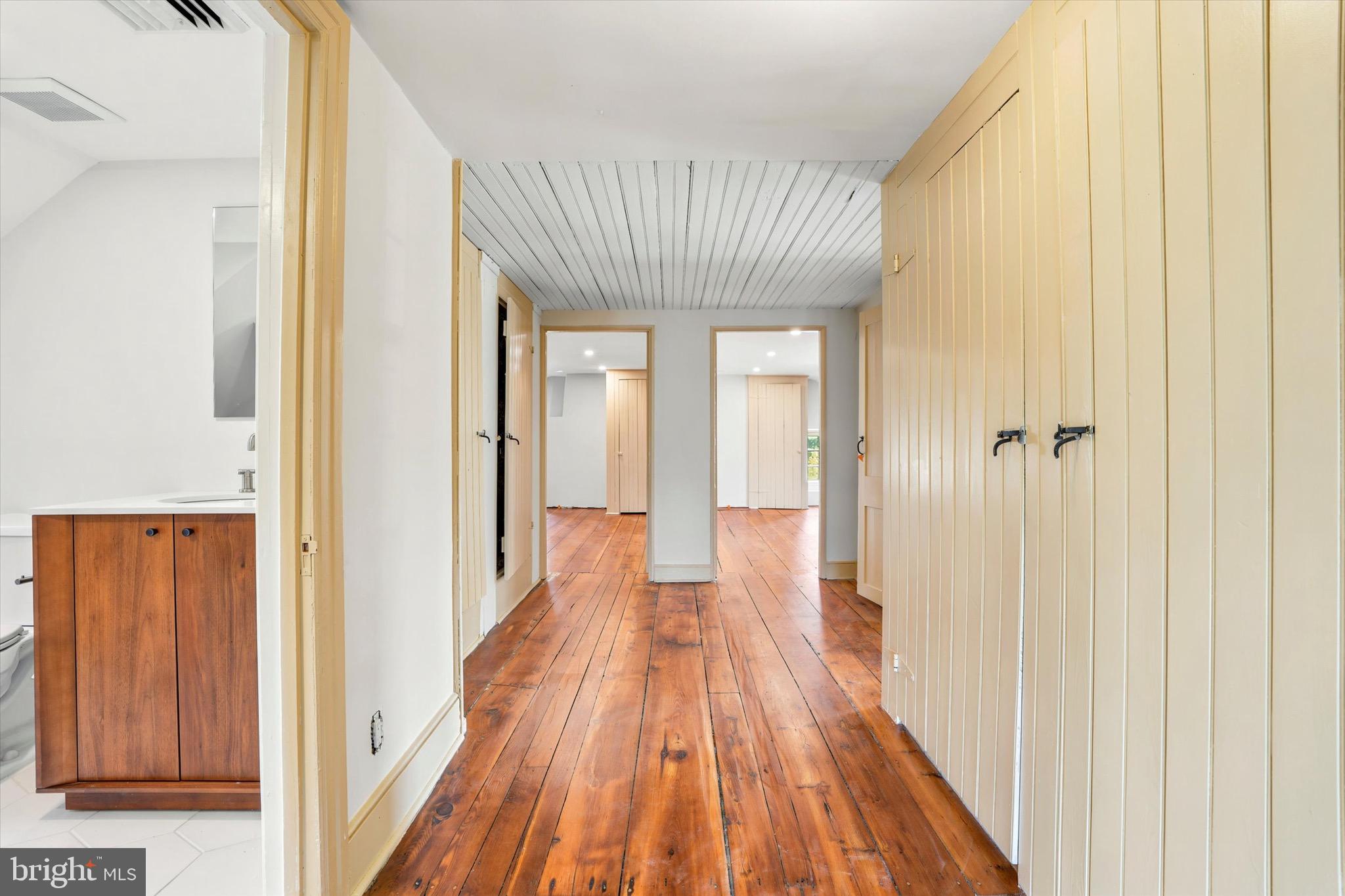 500 East Mill Road Flourtown, PA 19031 - Photo 47 of 54 Third Floor Hallway