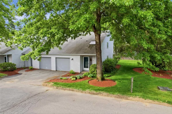 $379,900 | 1 Highland Green Lane, Unit 1, Merrimack, NH 03054
