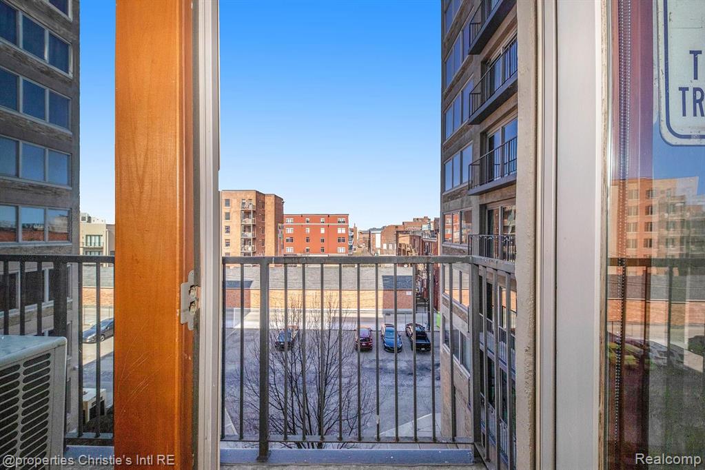 2915 John R Street, Unit 406 Detroit, MI 48201 - Photo 3 of 25