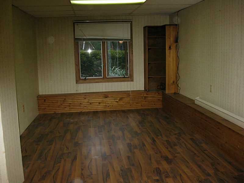 7 White Pine Road Coventry, RI 02816 - Photo 13 of 18 Den/Family/Great Room.