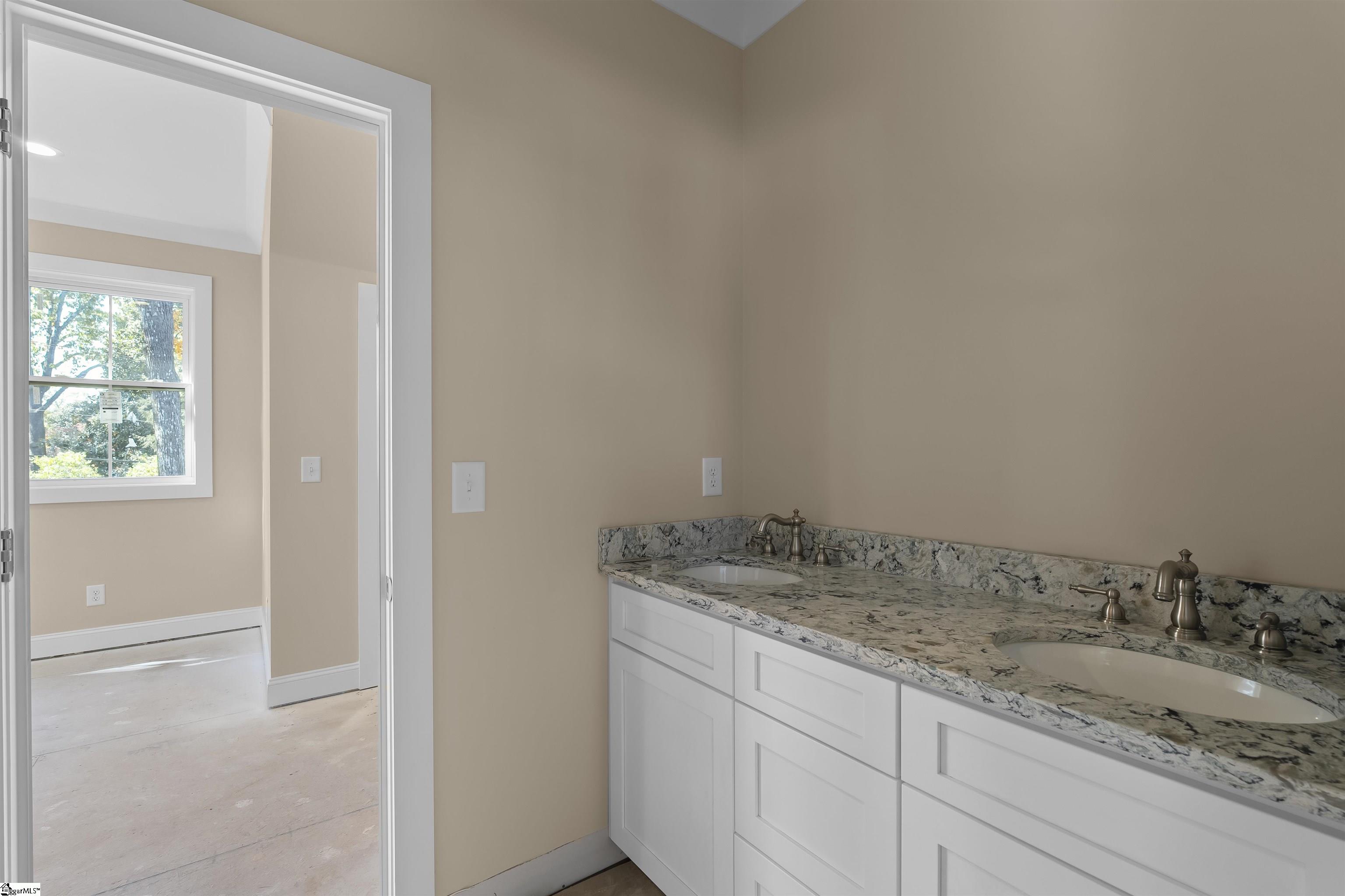 112 Trails End Greenville, SC 29607 - Photo 18 of 27 Gallery Image 18