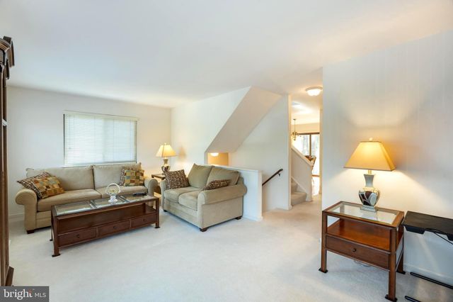 $525,000 | 6814 Deer Run Drive, Alexandria, VA 22306