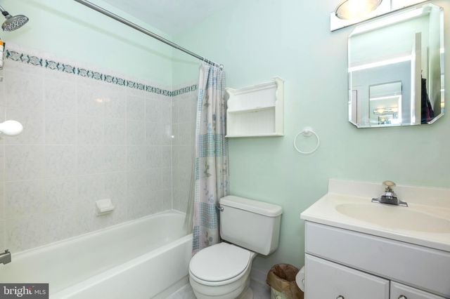 $525,000 | 6814 Deer Run Drive, Alexandria, VA 22306