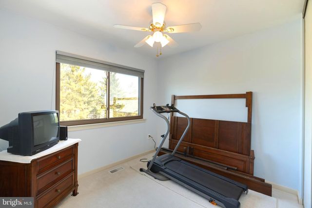 $525,000 | 6814 Deer Run Drive, Alexandria, VA 22306