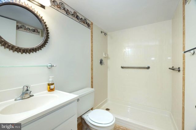 $525,000 | 6814 Deer Run Drive, Alexandria, VA 22306