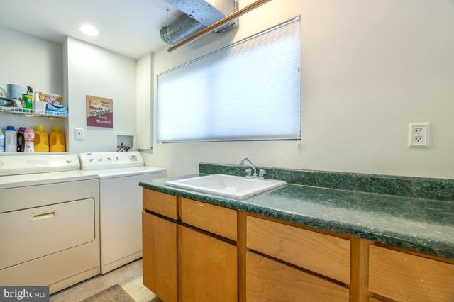 $525,000 | 6814 Deer Run Drive, Alexandria, VA 22306