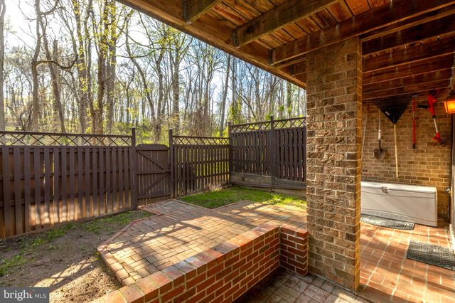 $525,000 | 6814 Deer Run Drive, Alexandria, VA 22306