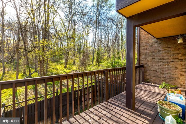 $525,000 | 6814 Deer Run Drive, Alexandria, VA 22306