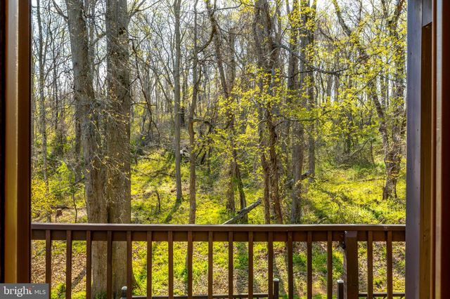 $525,000 | 6814 Deer Run Drive, Alexandria, VA 22306