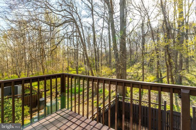 $525,000 | 6814 Deer Run Drive, Alexandria, VA 22306