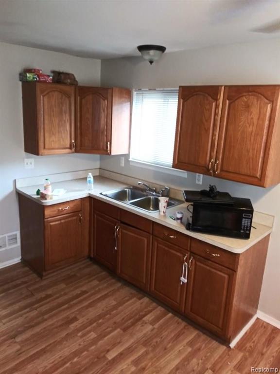 8716 Maxwell Avenue Warren, MI 48089 - Photo 8 of 30