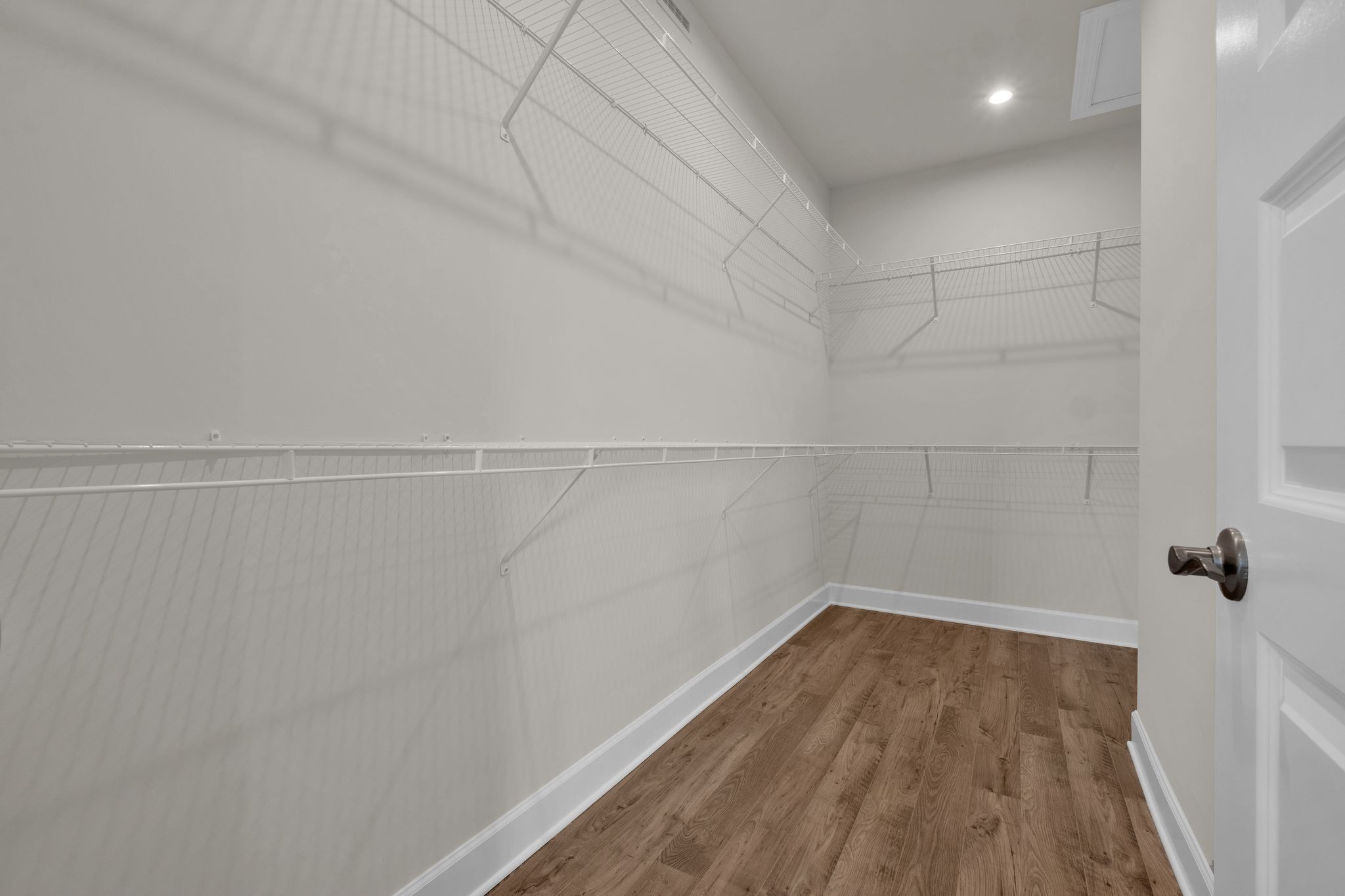 263 Pin High Drive Mount Juliet, TN 37122 - Photo 16 of 34 a view of a room with wooden floor