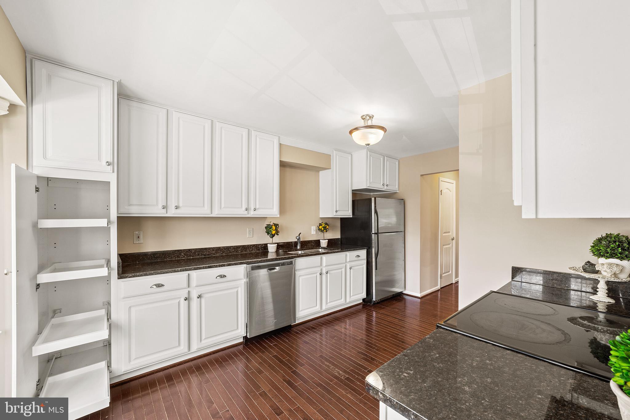 728 Pine Tree Road Warrenton, VA 20186 - Photo 3 of 32