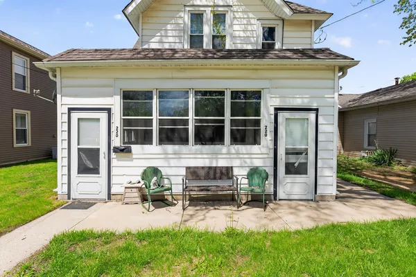 $154,900 | 220 East Lincoln Avenue, Belvidere, IL 61008