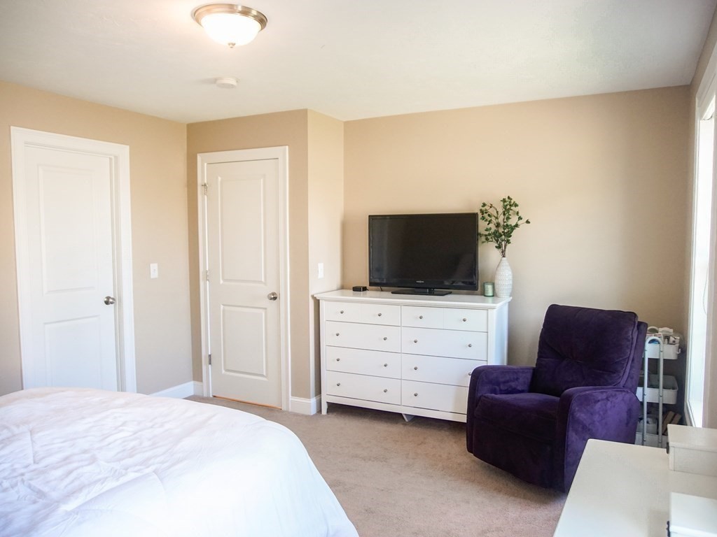 206 Haymeadow Lane Ayer, MA 01432 - Photo 15 of 41