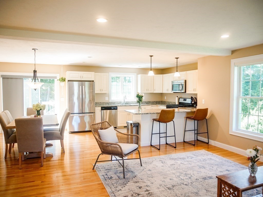206 Haymeadow Lane Ayer, MA 01432 - Photo 8 of 41