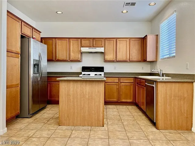 $2,210 | 732 Blue Barrel Street, Henderson, NV 89011