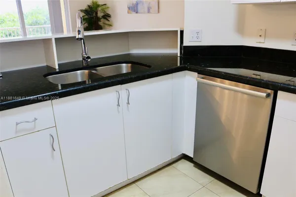 $2,450 | 19999 East Country Club Drive, Unit 1304, Aventura, FL 33180