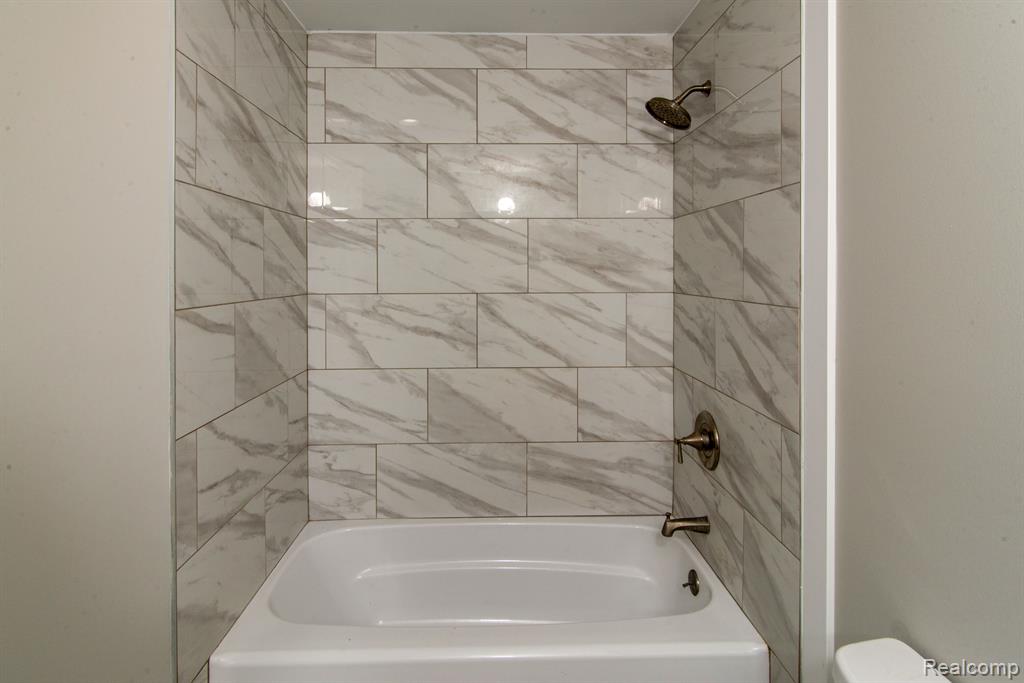 5310 Mack Road Howell, MI 48855 - Photo 19 of 30