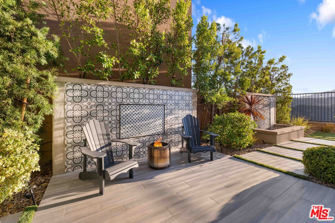 20830 Spruce Circle Porter Ranch, CA 91326 - Photo 33 of 48 Gallery Image 33