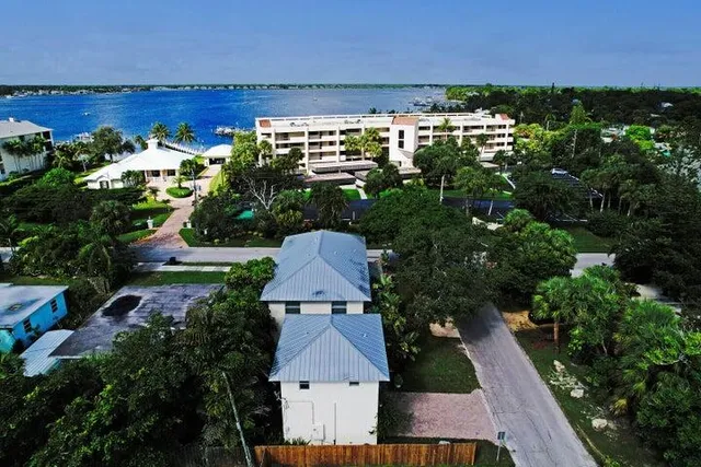 $974,900 | 516 Northwest North River Drive, Stuart, FL 34994