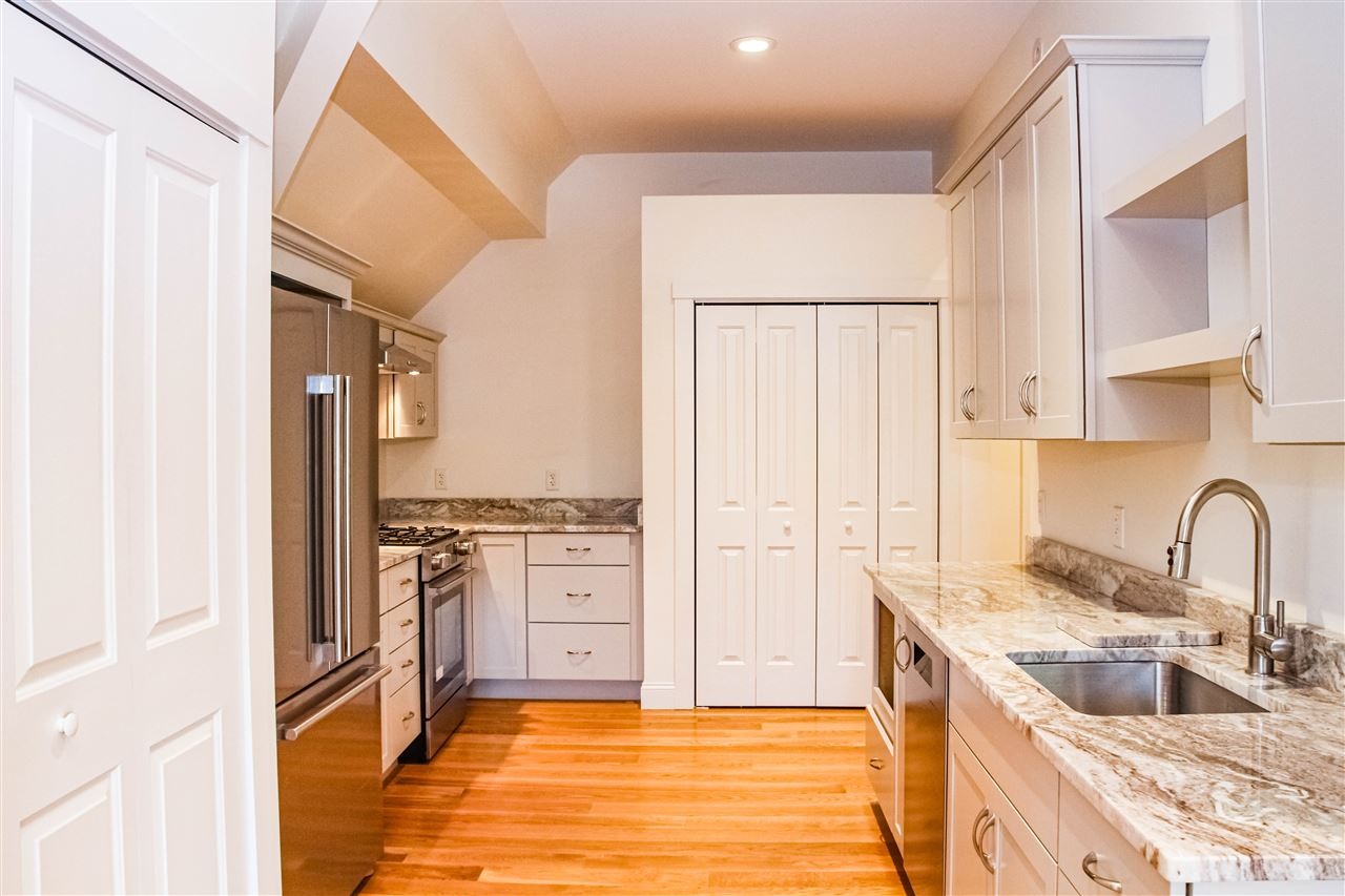 102 Front Street, Unit 3 Exeter, NH 03833 - Photo 6 of 37