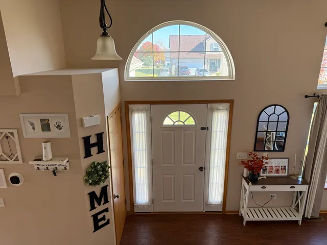 $330,000 | 729 River Edge Circle, Ottawa, IL 61350